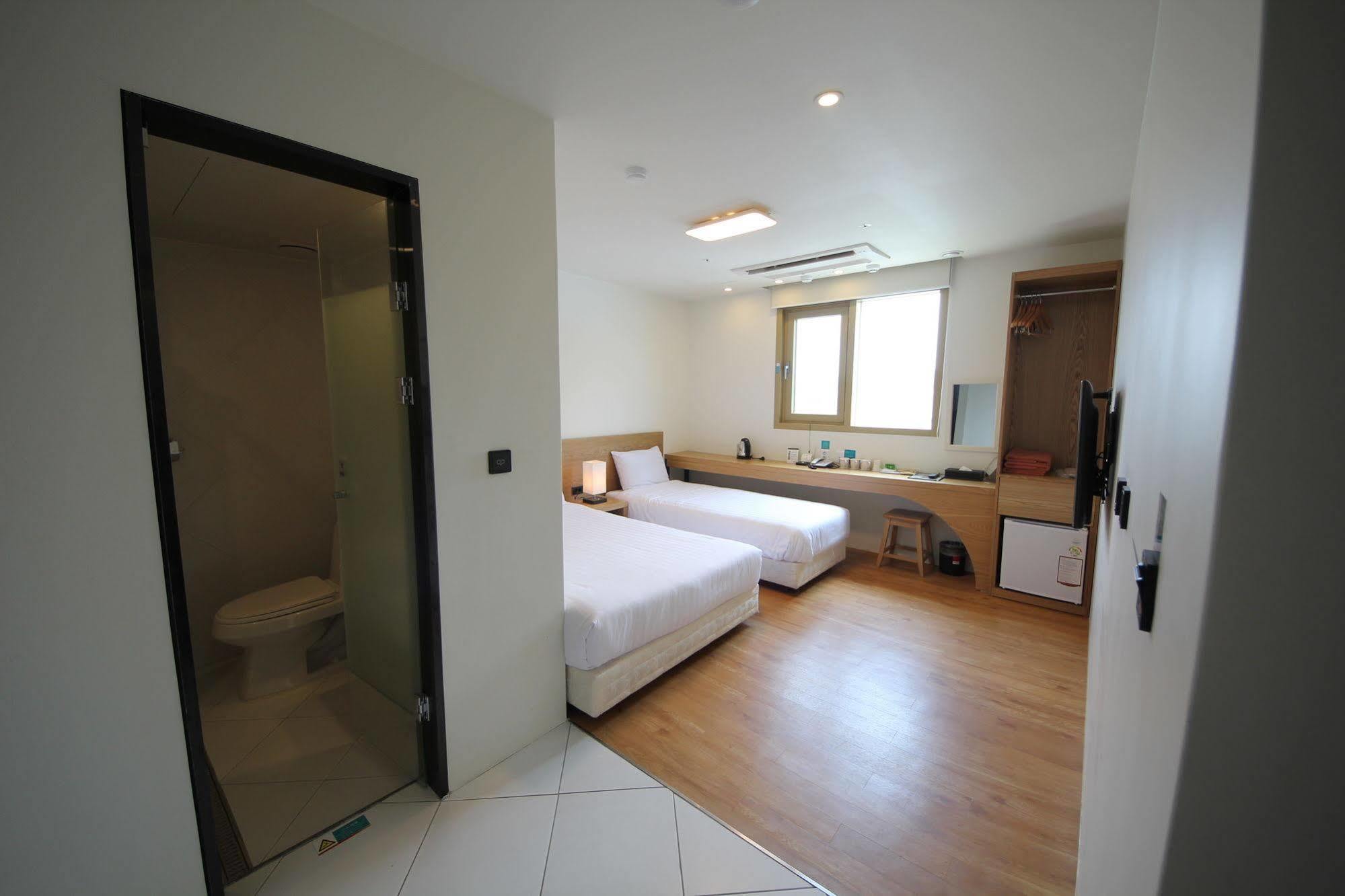 Localstitch Euljiro Hotel Seoul Exterior photo